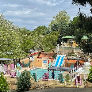 Camping Domaine Camping Les Roches, Le Crestet